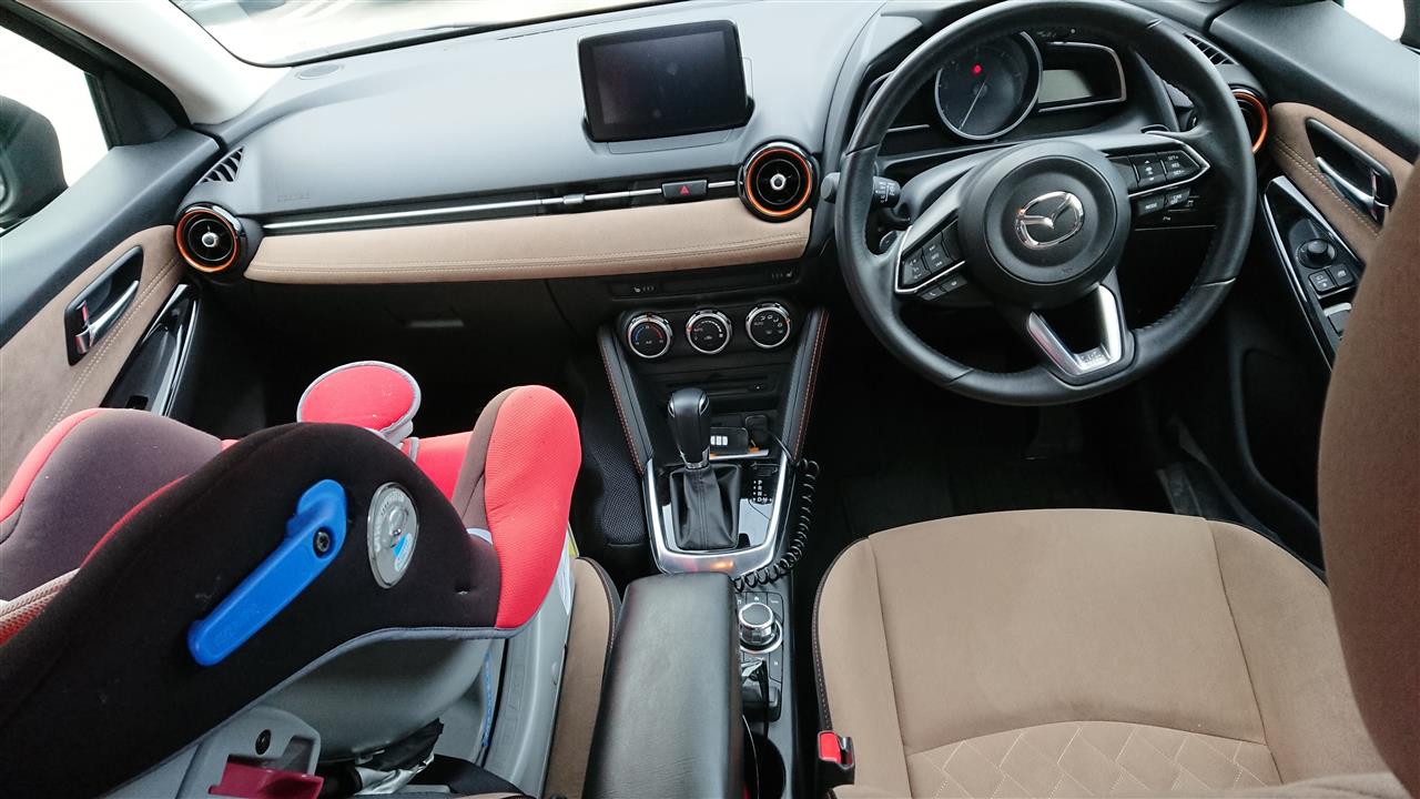 車内の質感もいい出来ですし、追従型クルコン(\u203b個人的にはもうひと頑張り欲しいですが・・・別項目参照)とか機能的にも長距離走れますし、荷物もそこそこ載ります
